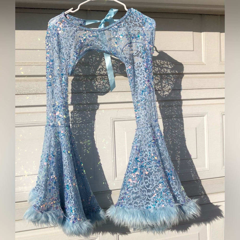 J. Valentine Blue/Aqua Lace Sequin Bell Sleeve Faux Fur Trimmed Tie Shrug New
